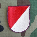 Beret Flash, 1st Squadron (Airborne) 17th Cavalry Regiment Type 1, Cut Edge