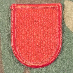 Beret Flash, 82nd Airborne Division (Airborne) Artillery (DIVARTY), Merrored Edge